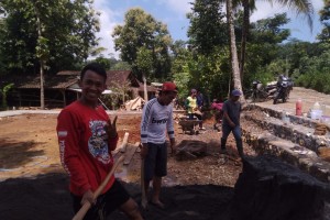 Kerja Bakti Buat Lapangan